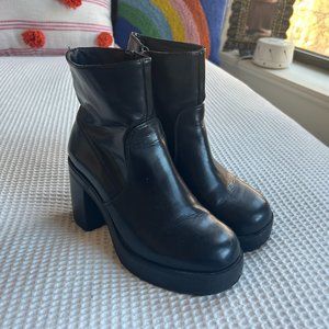 Steve Madden black platform going-out boots